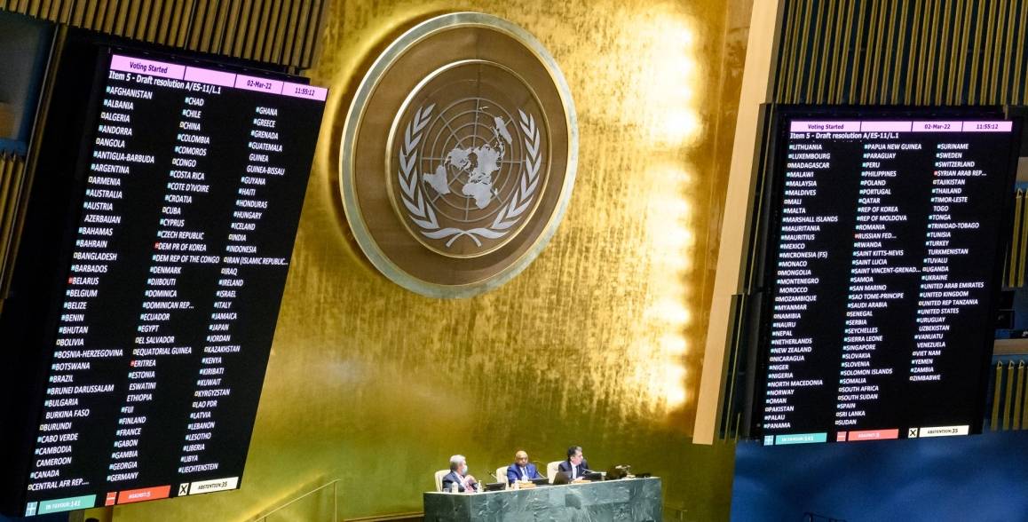 141 av FNs medlemsland stemte for en resolusjon i Generalforsamlingen som krevde umiddelbar stans av den russiske invasjonen, og støttet Ukrainas suverenitet. Foto: UN Photo/Loey Felipe.